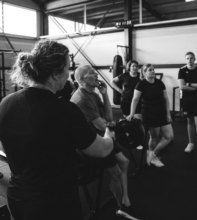 Een groep collega's traint samen bij STARK! Hardenberg
