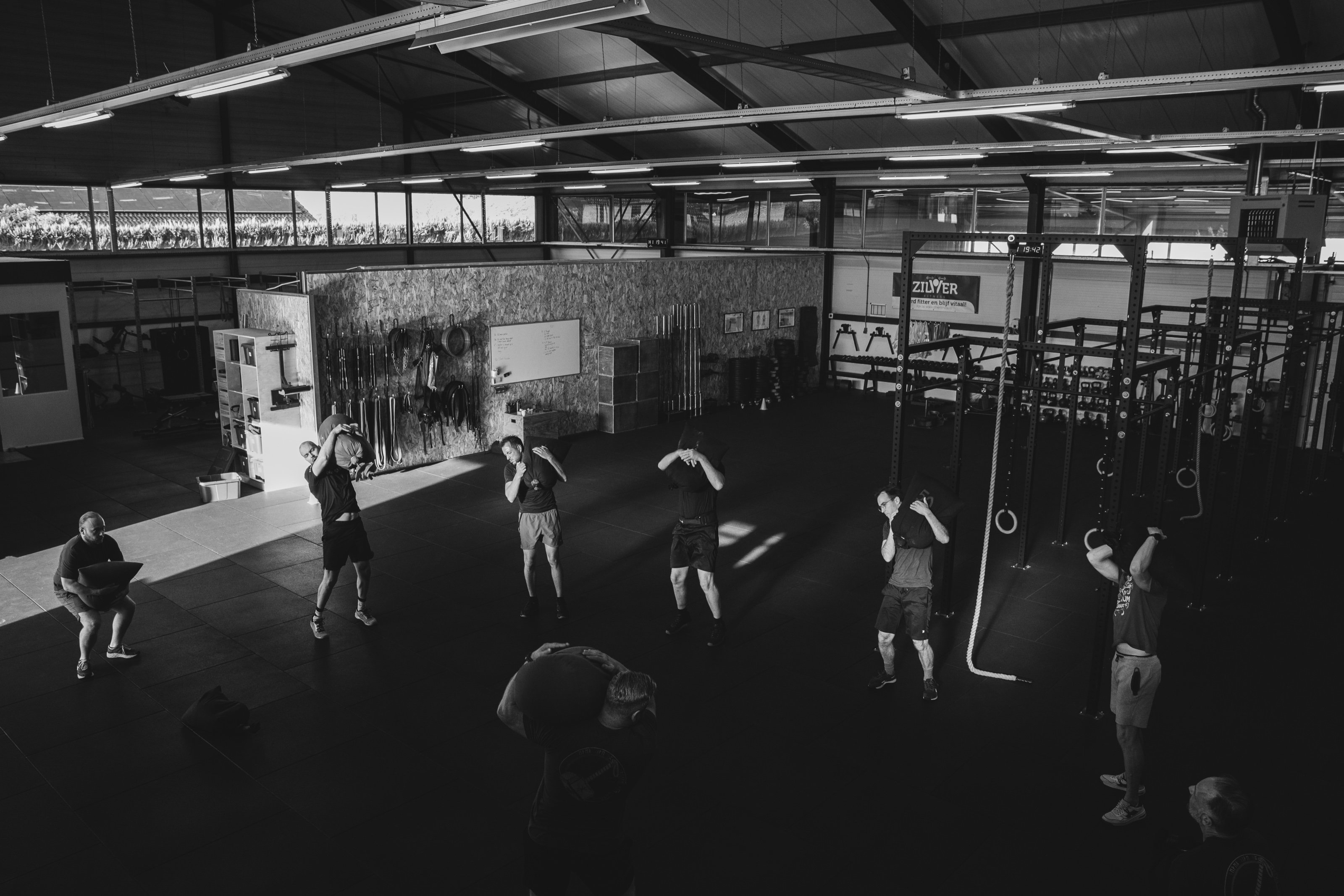 Groepstraining in de zaal bij STARK! Hardenberg